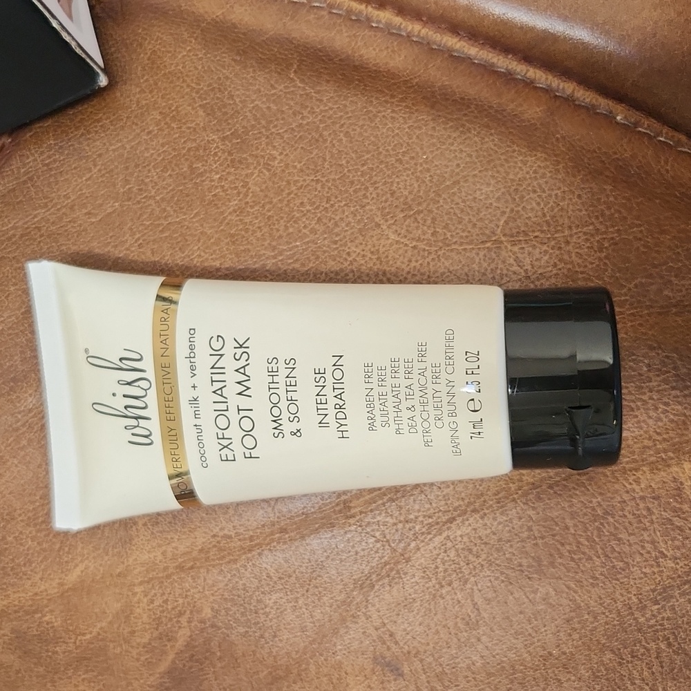 NWT - 2/$15 - whish exfoliating foot mask